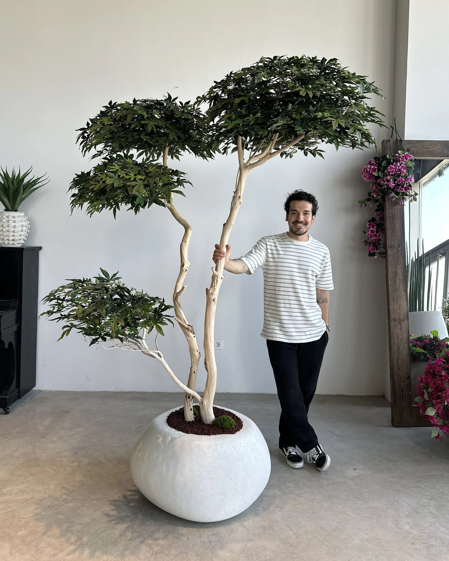 Majestic Emerald Artificial Tree: Lifelike Decorative Indoor Outdoor Green Foliage